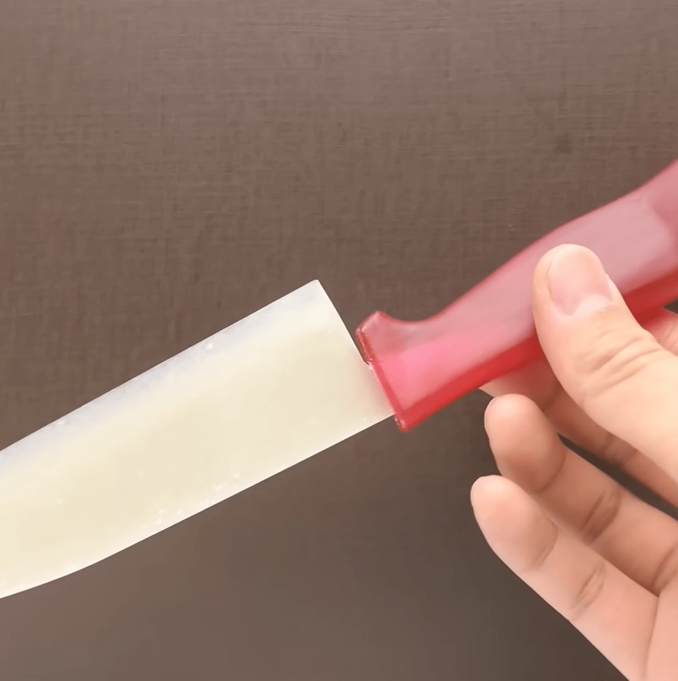 This YouTuber makes knives out of random stuff and it’s mesmerizing